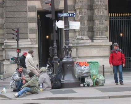 Mintegy hajléktalanok Párizs - régi Nikolai
