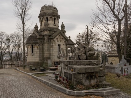 Privire de ansamblu asupra cimitirului Lhotchak