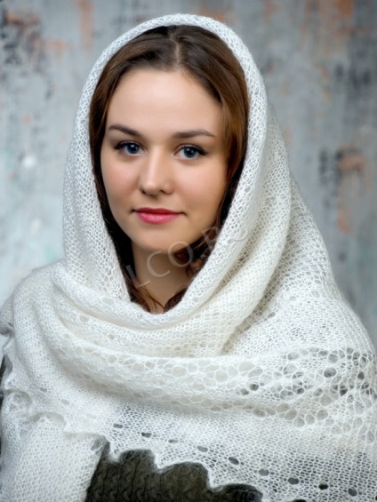 Orenburg șal de downy ca parte a unei rochii de mireasa
