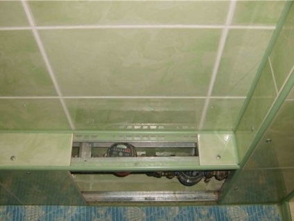 Caracteristici de camuflaj de comunicații cum să ascundeți țevile într-o baie, un material, instalarea sub o țiglă