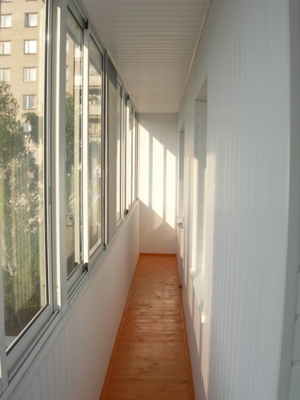 Balkonok és loggiák üvegezése, PVC-ablakok az „cool”