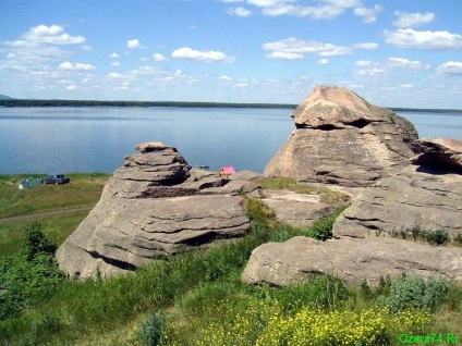 Lacul Allaki, corturi de piatră, un site dedicat turismului și călătoriilor