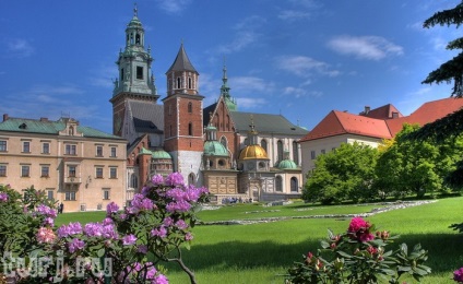 Polonia, Cracovia, Castelul Wawel, reședința regală, catedrala și flăcările dragonului