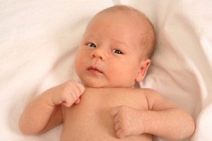 Simptomele torticolisului la nou-născuți, tratamentul acestuia