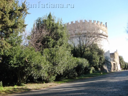 Plimbând pe drumul vechi de păsări, trecând prin italia