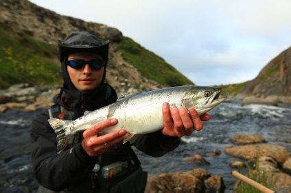 Pescuitul de somon - Peninsula Kola, baza de pescuit-vânătoare tynovanovka