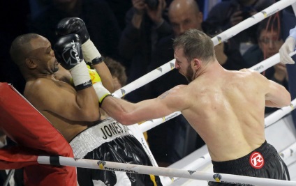 Roy Jones a asigurat fanilor după o înfrângere de coșmar prin eliminarea knock-out