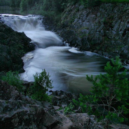 Cascade ruseale și canion de marmură în Corelia