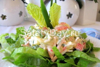 Salata cu varza din Peking si bastoane de crabi - reteta gastronomica de placere cu poze si