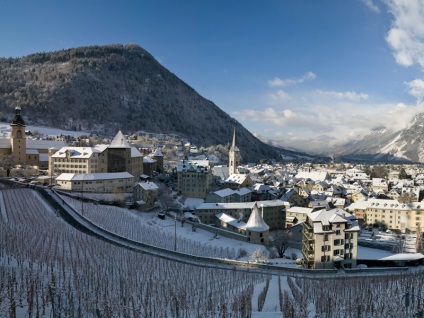 Scuol de schi și stațiune balneară, stațiune balneară