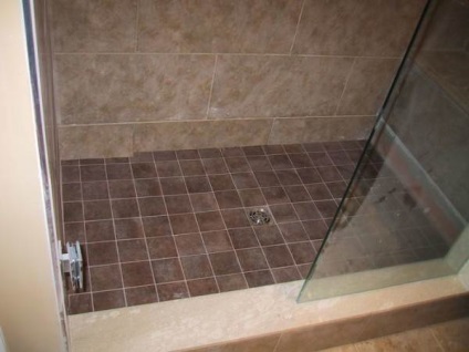 Scurgeți dușul în instrucțiunea video pe podeaua cum să vă creați propriile mâini,
