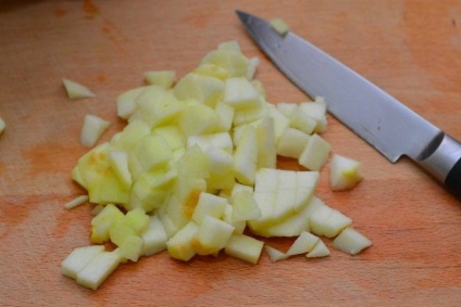 Făină de patiserie cu mere dintr-un aluat gata preparat - rețetă pas cu pas cu o fotografie pe