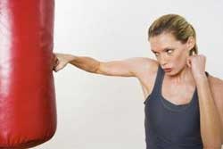 Reducerea agresiunii prin baterea unui perete de boxer ajută