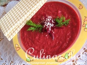 Supă cu roșii, brânză și ciuperci