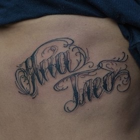 Nume tatuaj pentru fete