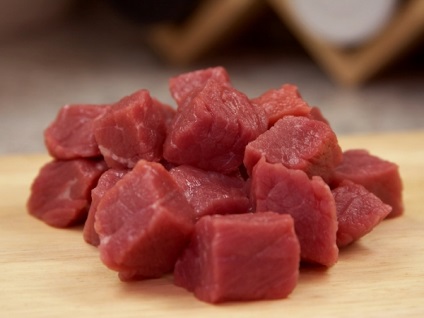 Carne de vită tocată în sos de roșii - tocană de vită cu smântână - rețete