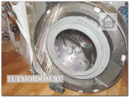 Tutmoydom - un atelier de sex masculin - o veche mașină de spălat va servi în continuare