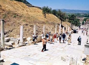 Crearea arhitecturii antice - templul lui Artemis din Efes