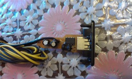 Conectorul USB într-un loc convenabil pe panoul frontal p12 - tuning, suplimentar