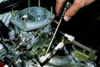 VAZ 21213, scoaterea carburatorului din motor, câmp