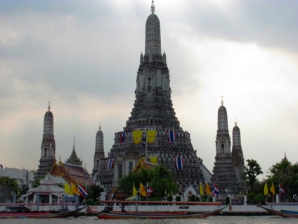 Templul lui Wat Arun din Bangkok - templul zorilor dimineții din Bangkok