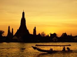 Templul lui Wat Arun din Bangkok - templul zorilor dimineții din Bangkok