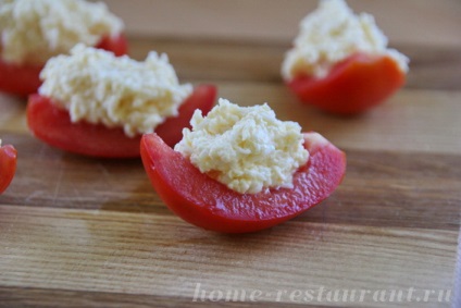 Tomatos aperitiv cu salata de brânză și creveți - restaurant acasă