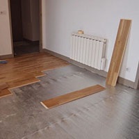 Blocați sau faceți clic pe încuietori laminate