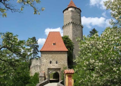 Castelul Zvok este cea mai impresionantă cetate din Republica Cehă