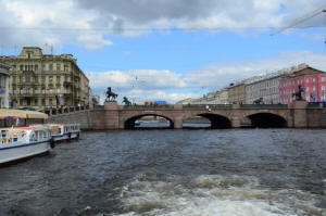 Podul Anichkov - Nevsky Prospekt, cai ai ciupercului