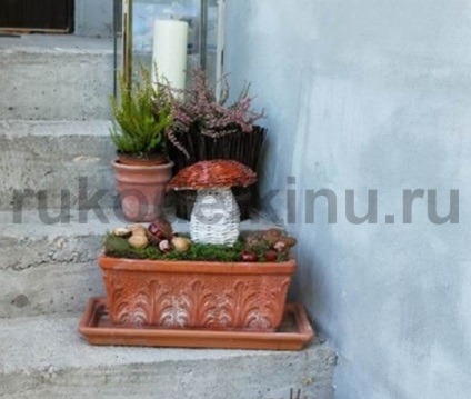 Ciuperci decorative din tuburi de ziare