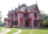 Къщата е в готически стил