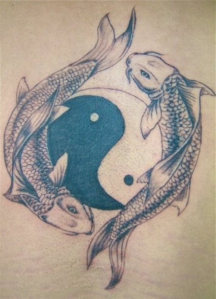Schița de pește tatu yin yang - două fețe ale aceleiași monede