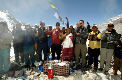 Istoria cuceririi muntelui Everest în fotografii