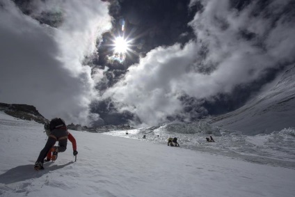 Istoria cuceririi muntelui Everest în fotografii