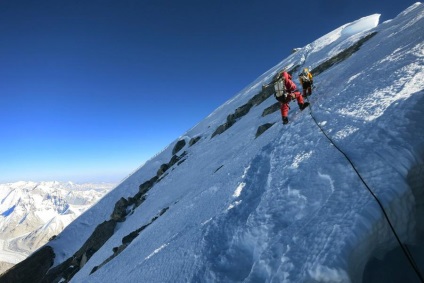 Istoria cuceririi muntelui Everest în fotografii