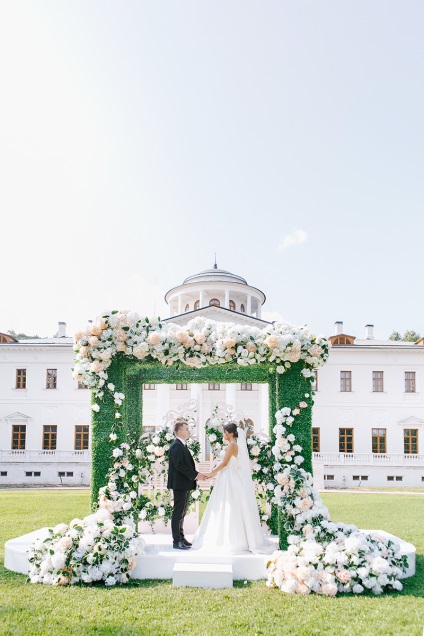 A finomítás a klasszikus esküvő, Dmitrij és Natalia