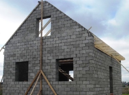 Cum se construiește o casă din blocuri de argilă cu mâinile tale