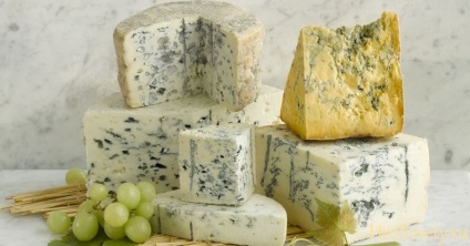 Cum se păstrează în mod corespunzător brânza în frigider și fără