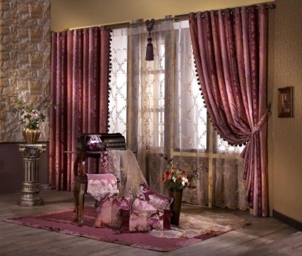 Perdele clasice în stilul clasic, fotografie în interior, tije de cortină moderne pentru sală, design