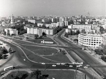 Prezentare țărănească caracteristică completă a stației de metrou, prezentare generală a atracțiilor din zonă