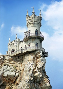 Cuibul învecinat în Crimeea - un mic castel pe piatra aurică