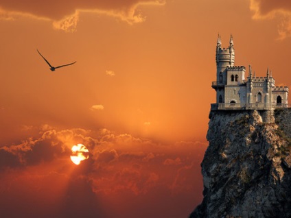 Cuibul învecinat în Crimeea - un mic castel pe piatra aurică