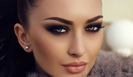 Modă ochi color 2017 fotografie de frumos și elegant make-up