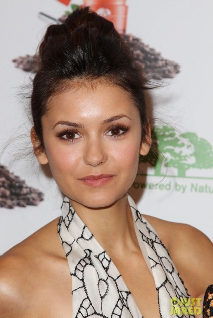 Nina Dobrev a încercat noua cremă de hidratare