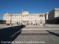 Privire de ansamblu asupra Palatului Regal din Madrid