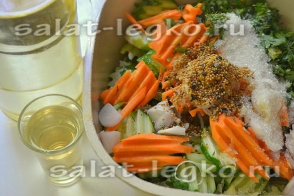 Salata de castravete pentru iarna, o reteta cu dovlecei si morcovi