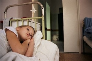 Mérgezés gyermek tünetei és az elsősegély
