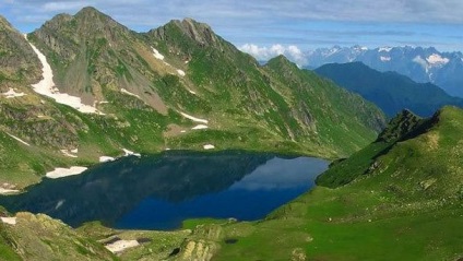 Lacurile din Abhazia, case (lacuri) Lacurile din Abhazia, case