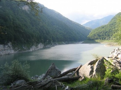 Lacurile din Abhazia, case (lacuri) Lacurile din Abhazia, case